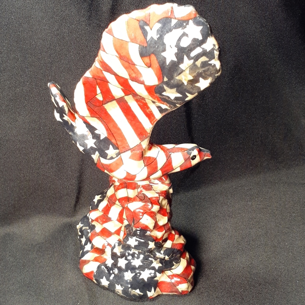 Vintage American Flag PrintCeramic Eagle Figurine - Picture 3 of 3